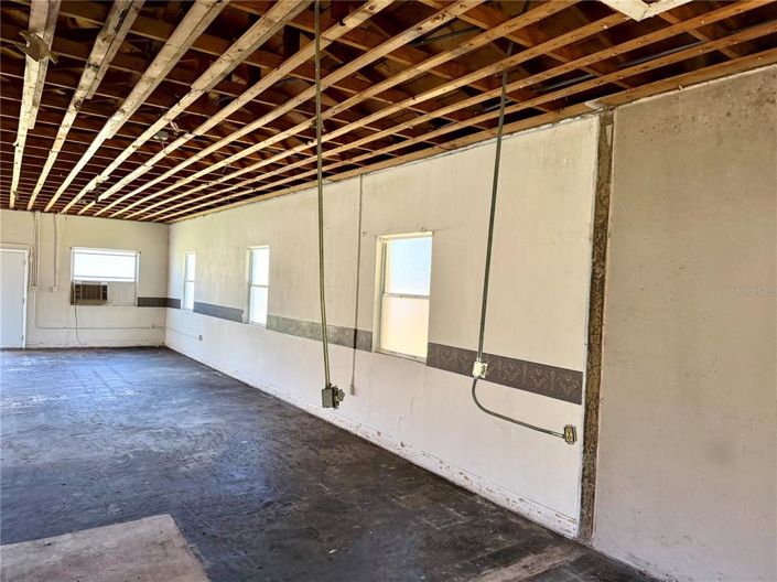 Image No.7-1 Bed House for sale