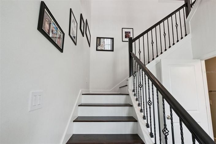 Image No.17-5 Bed House for sale