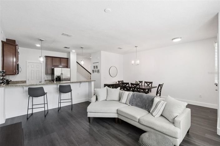 Image No.4-3 Bed Townhouse for sale