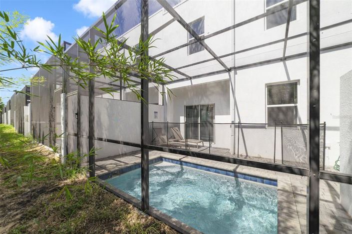 Image No.22-4 Bed Townhouse for sale