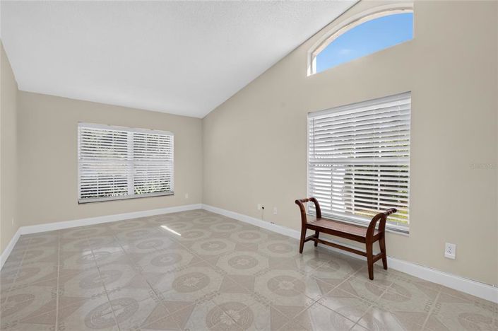 Image No.8-3 Bed House for sale