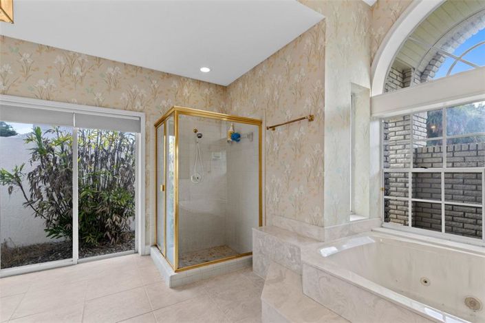 Image No.18-4 Bed House for sale