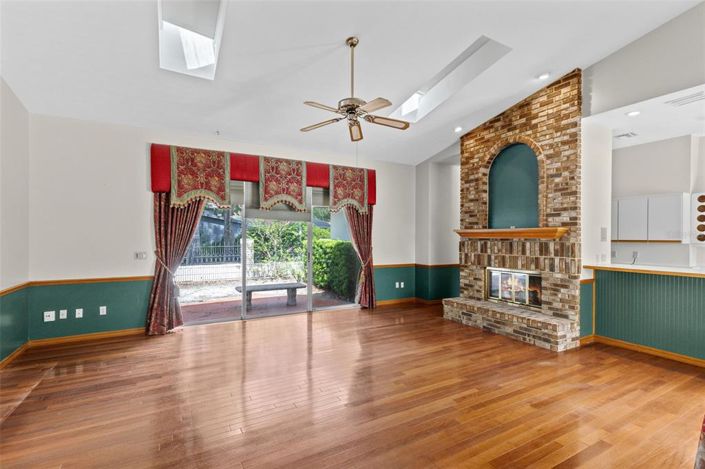 Image No.9-4 Bed House for sale