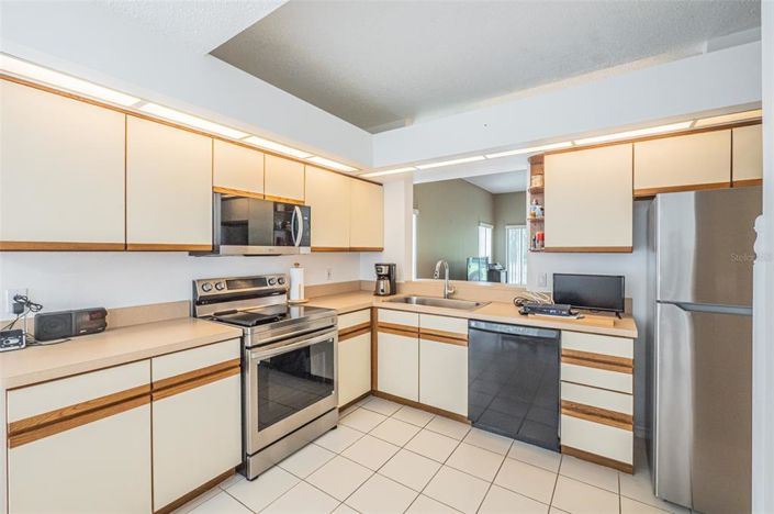 Image No.12-2 Bed House for sale