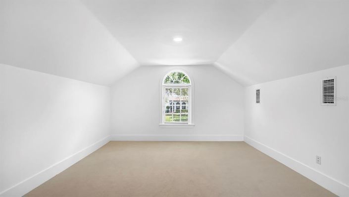 Image No.33-4 Bed House for sale