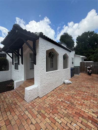 Image No.4-2 Bed House for sale