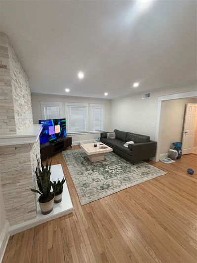 Image No.8-2 Bed House for sale
