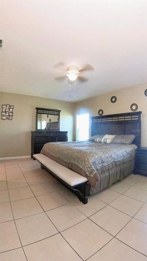 Image No.10-3 Bed House for sale