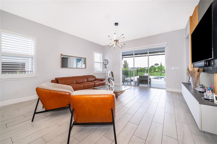 Image No.20-5 Bed House for sale