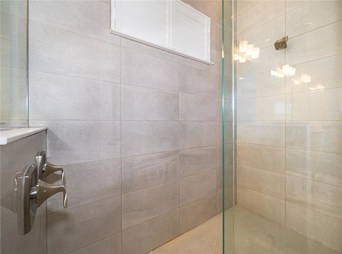 Image No.33-5 Bed House for sale