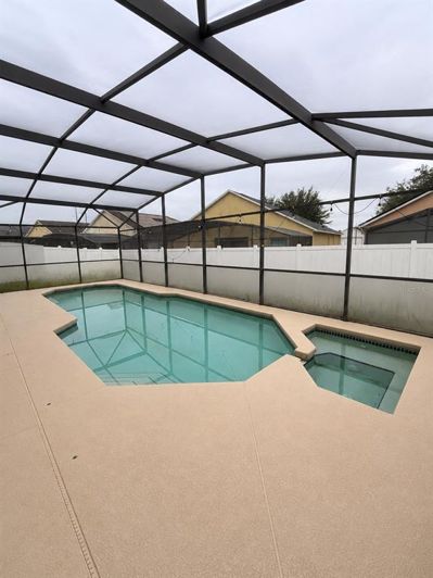 Image No.8-5 Bed House for sale