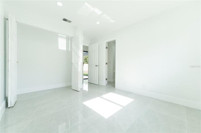 Image No.13-3 Bed House for sale