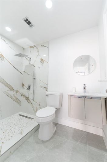 Image No.15-3 Bed House for sale