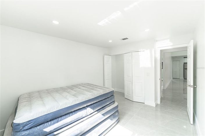 Image No.18-3 Bed House for sale
