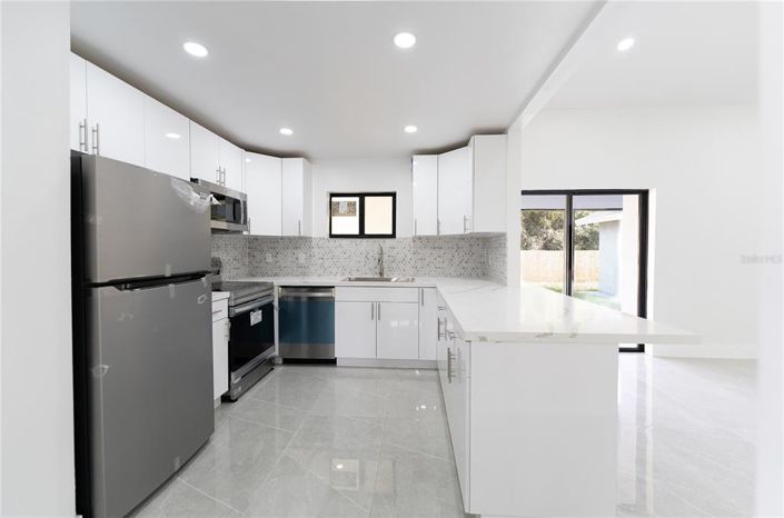 Image No.2-3 Bed House for sale
