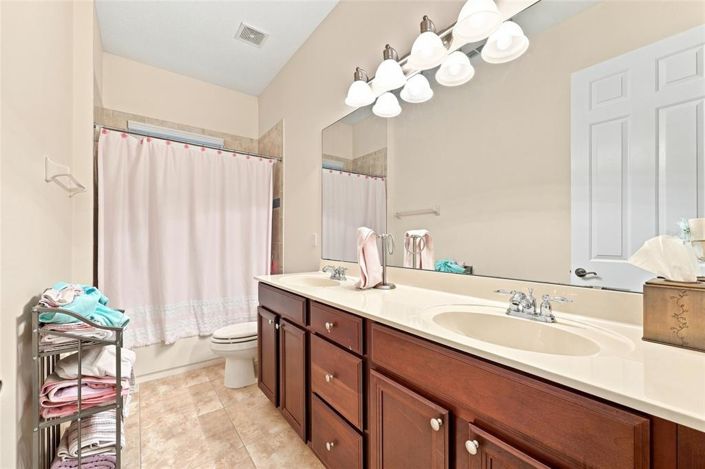 Image No.18-3 Bed House for sale