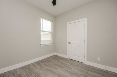 3854745b
