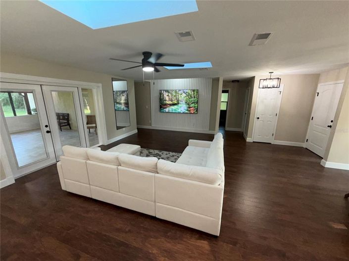 Image No.9-3 Bed House for sale