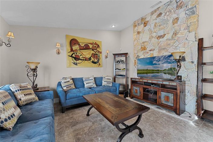 Image No.20-6 Bed House for sale