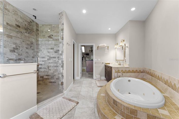 Image No.40-6 Bed House for sale