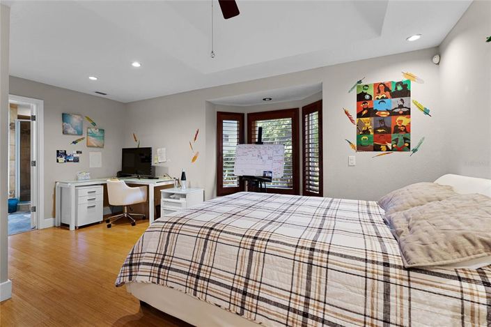 Image No.43-6 Bed House for sale