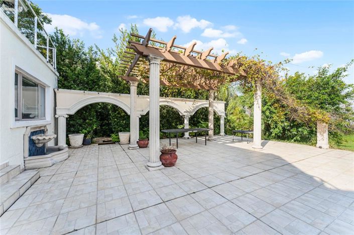 Image No.49-6 Bed House for sale