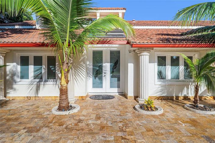 Image No.7-6 Bed House for sale