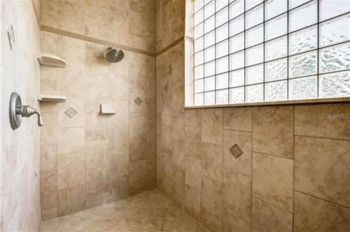 Image No.27-5 Bed House for sale