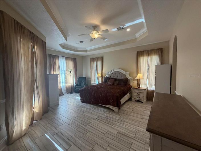 Image No.45-5 Bed House for sale