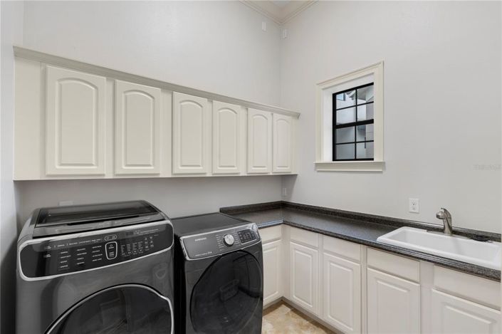 Image No.22-5 Bed House for sale