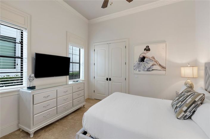 Image No.37-5 Bed House for sale