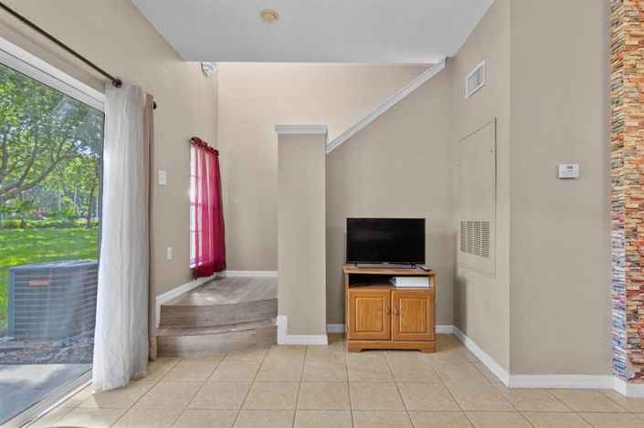 Image No.17-3 Bed Townhouse for sale