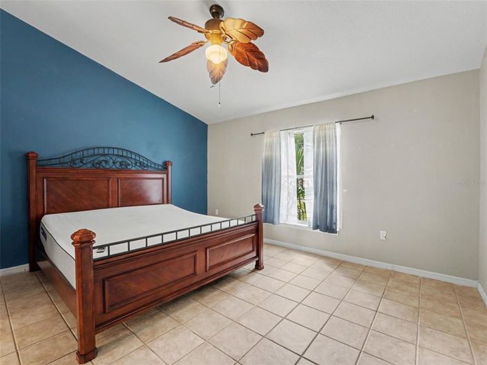 Image No.11-3 Bed House for sale