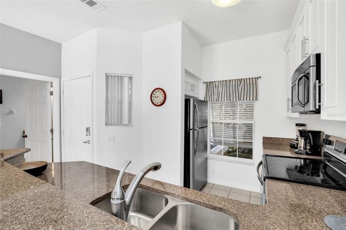 Image No.9-3 Bed Townhouse for sale