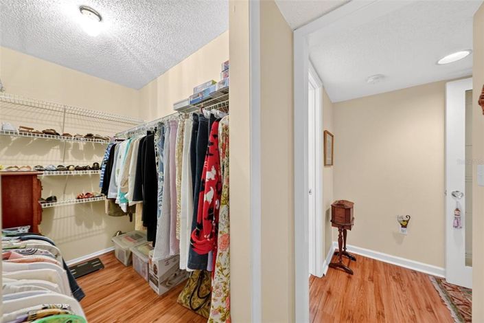 Image No.40-2 Bed Apartment for sale