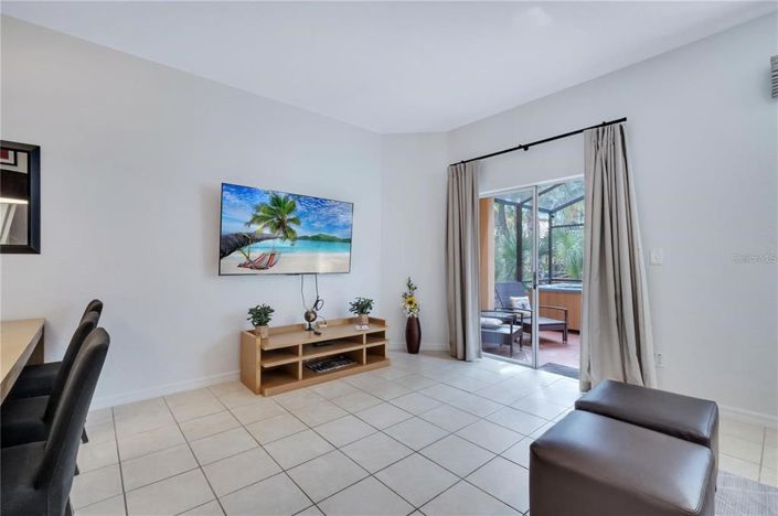 Image No.19-3 Bed Townhouse for sale