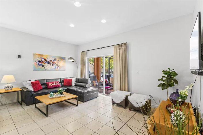 Image No.11-4 Bed Townhouse for sale