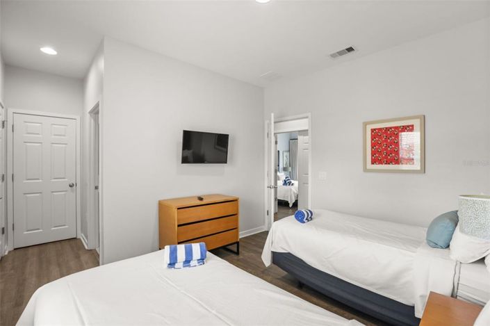 Image No.14-2 Bed Townhouse for sale