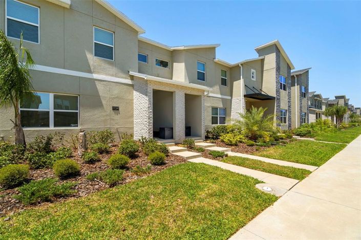 Image No.2-4 Bed Townhouse for sale