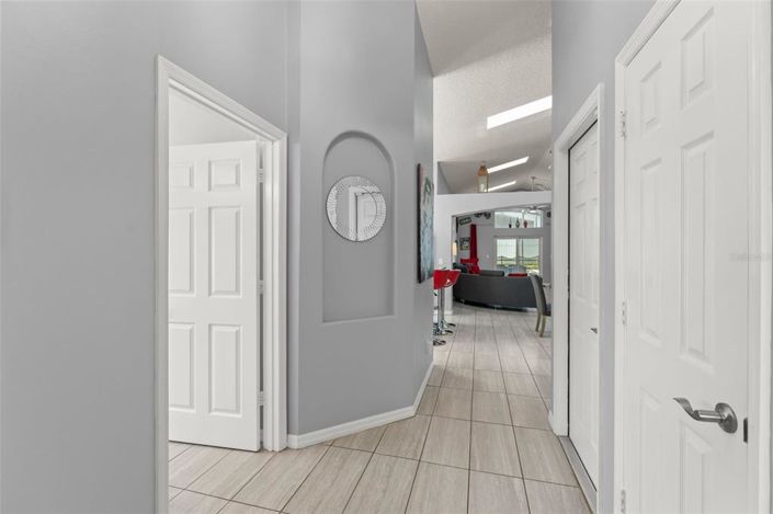 Image No.3-5 Bed House for sale
