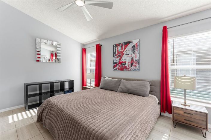 Image No.33-5 Bed House for sale