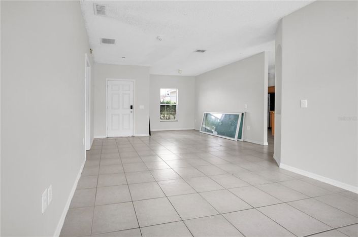 Image No.17-3 Bed House for sale