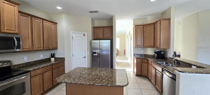 Image No.17-5 Bed House for sale