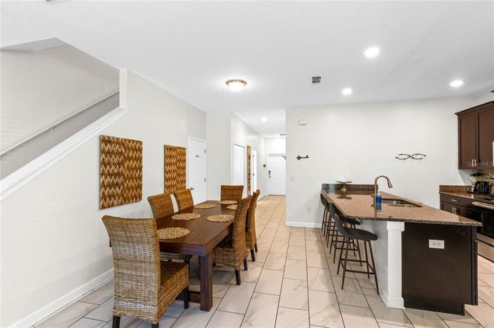 Image No.6-5 Bed Townhouse for sale