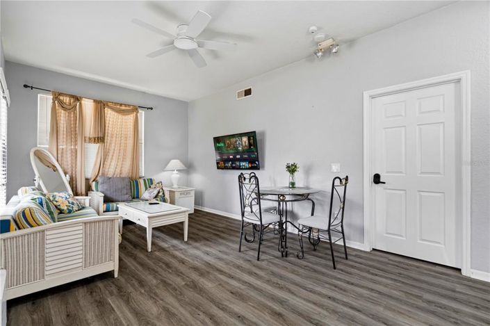Image No.3-4 Bed Townhouse for sale