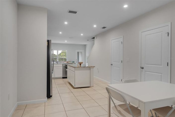 Image No.8-3 Bed Townhouse for sale