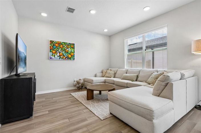 Image No.8-3 Bed Townhouse for sale