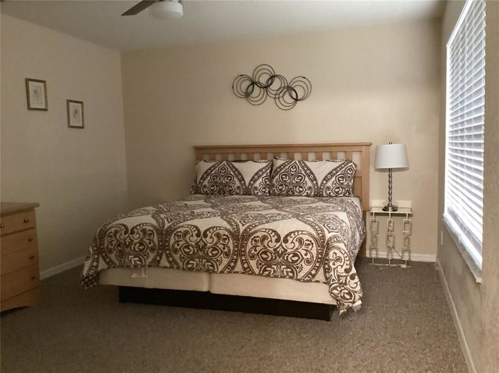 Image No.18-4 Bed Townhouse for sale