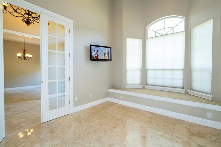 Image No.30-5 Bed House for sale