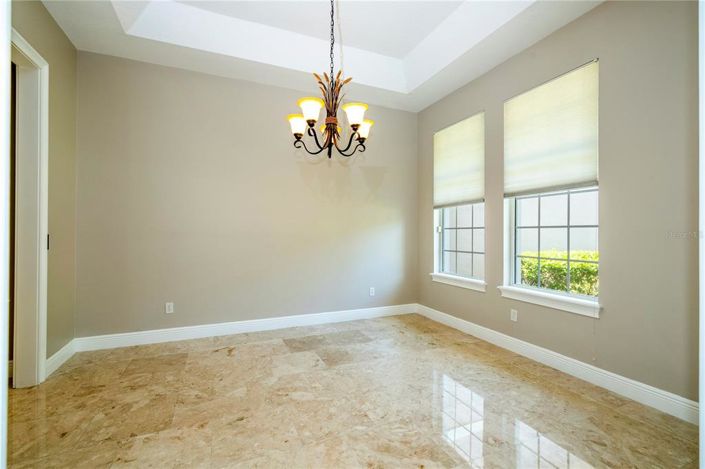 Image No.32-5 Bed House for sale